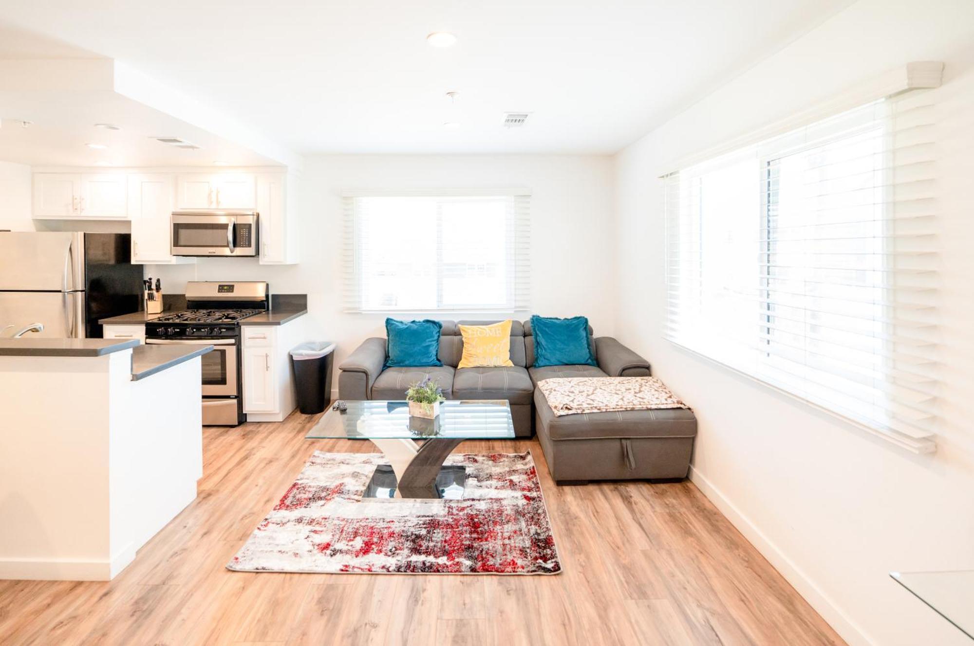 Appartement Sleek 1-bedroom With Ac & Gated Parking Space *